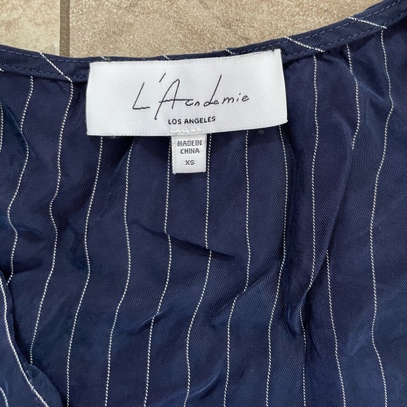 Deep V-Neck Stripped Cross body top - Picture 3 of 5